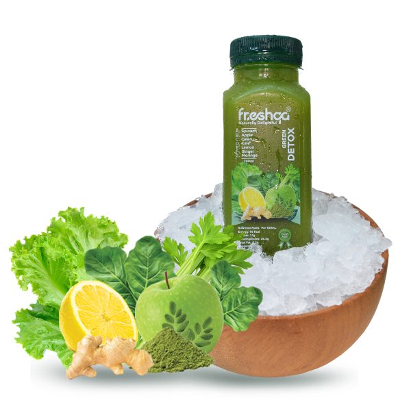Detox Green  (apple, lemon, spinach, kale, celery, ginger, moringa)